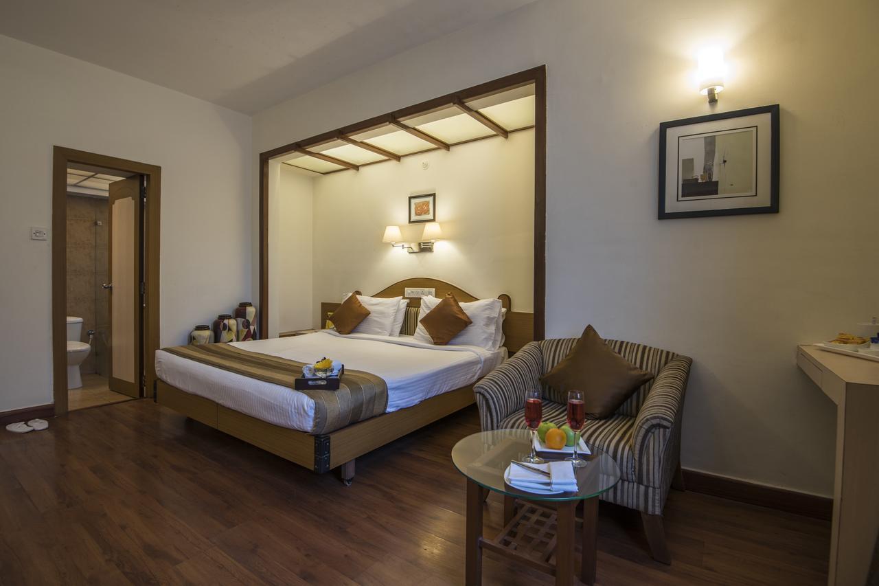 Hotel Park Central Comfort- E- Suites Pune Exterior foto