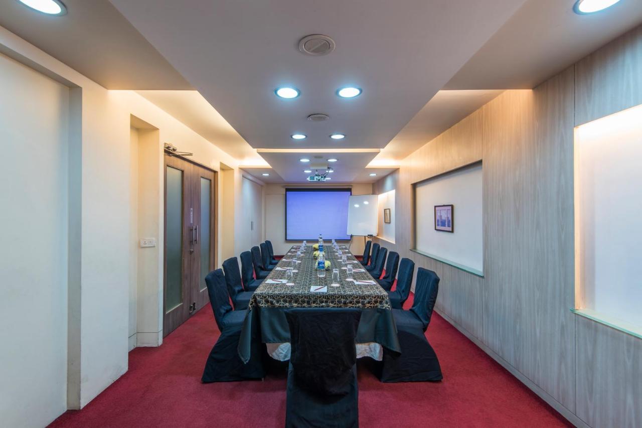 Hotel Park Central Comfort- E- Suites Pune Exterior foto